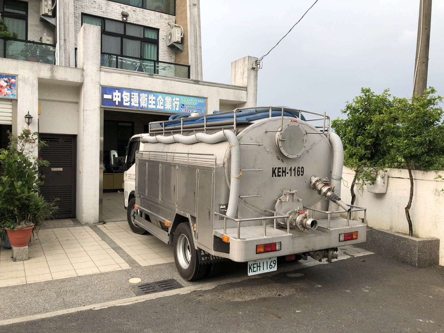 新式水肥車